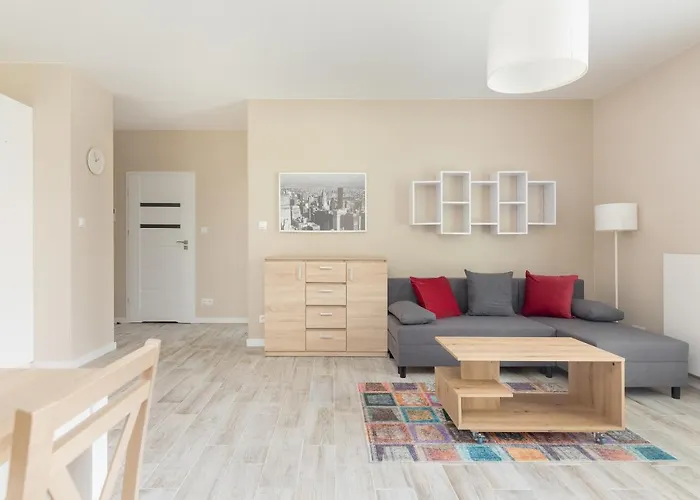Metro Wilanowska Comfortable Apartment